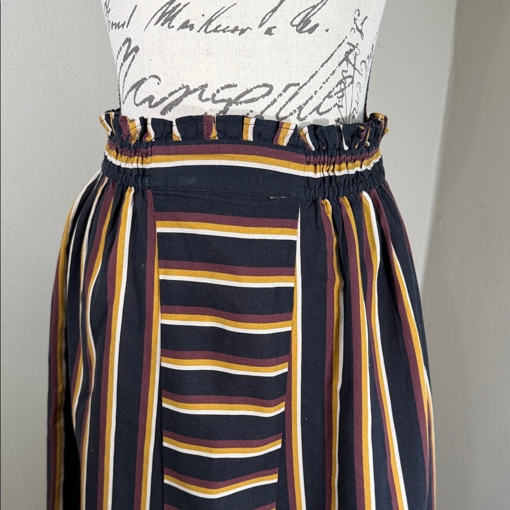 Cleobella Elegant Black and Gold Maxi Skirt - Picture 4 of 10